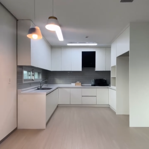 주방은 기본이면서, 깔끔한 인테리어구조를 갖고 있다.