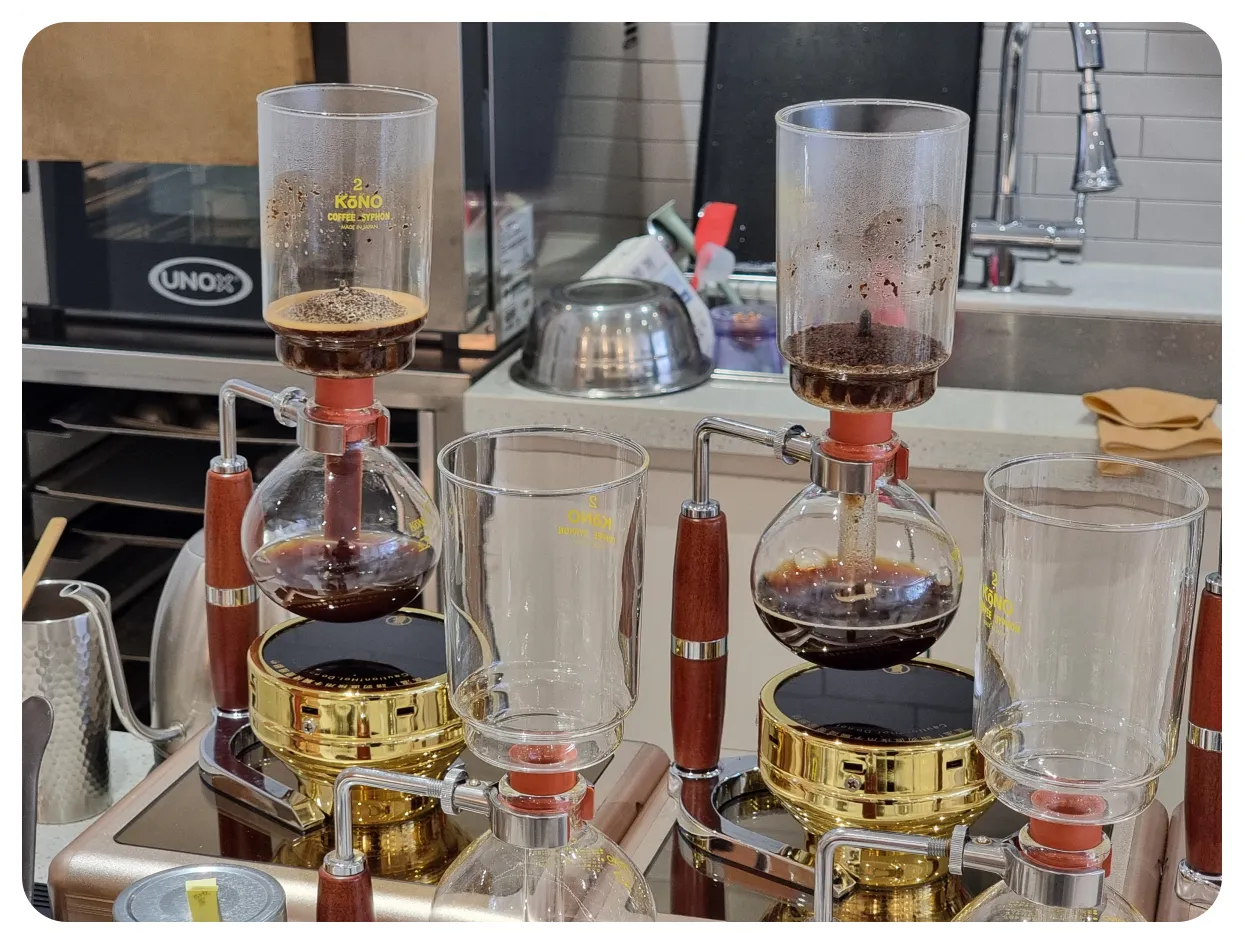 시하커피-사이폰-추출-모습