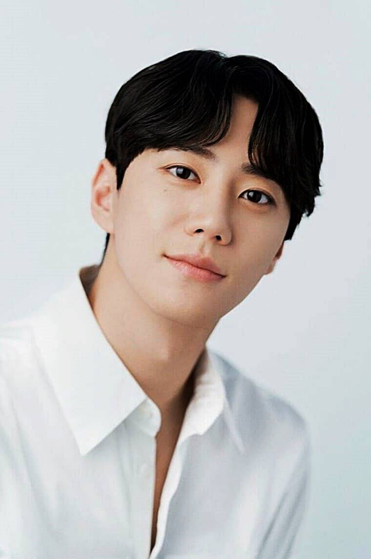 배우-이준영