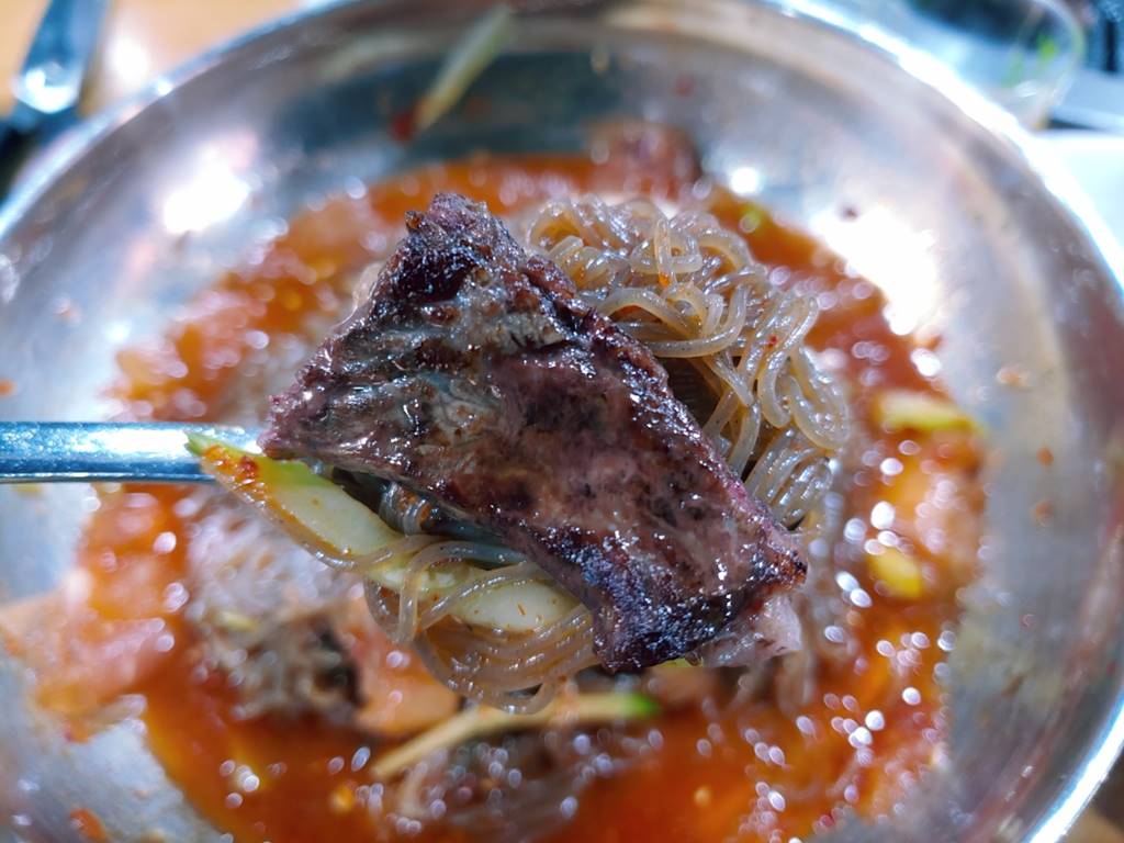 비빔냉면에 한우