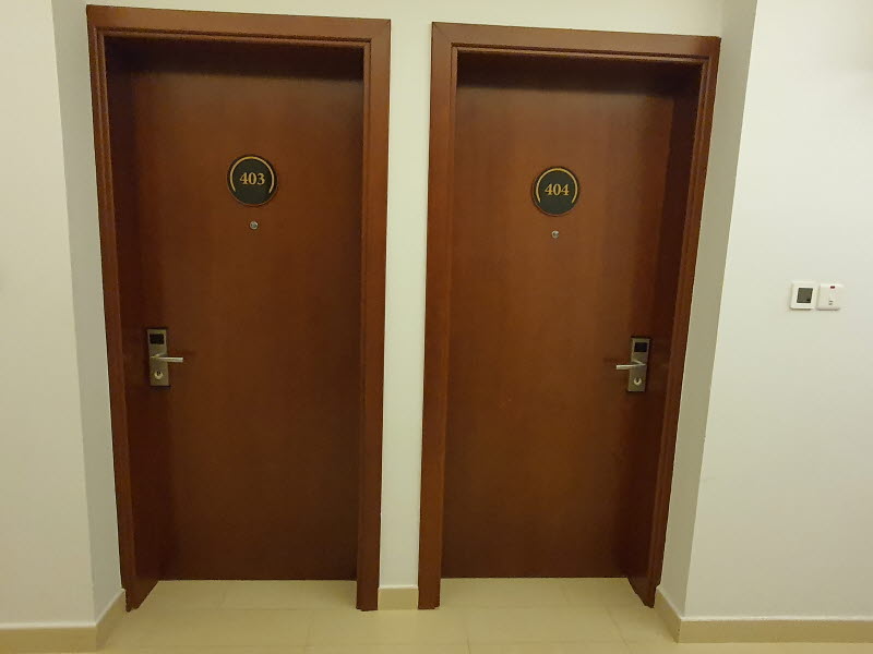 무스카트-익스프레스호텔-룸입구