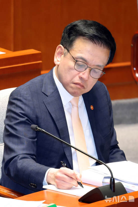 최상목 부총리의 전격 사퇴
