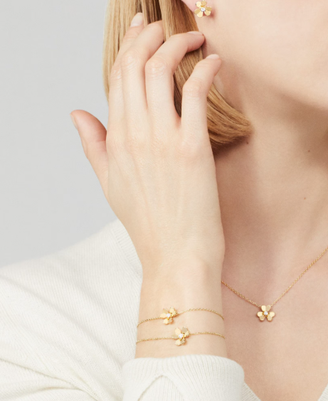 반클리프 알함브라 프리볼 착용 이미지