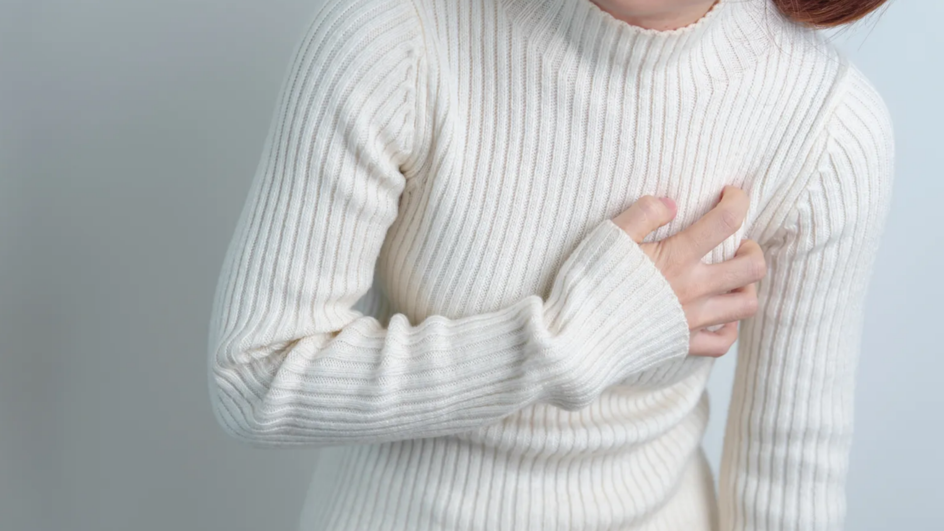 여자 왼쪽 가슴 통증?