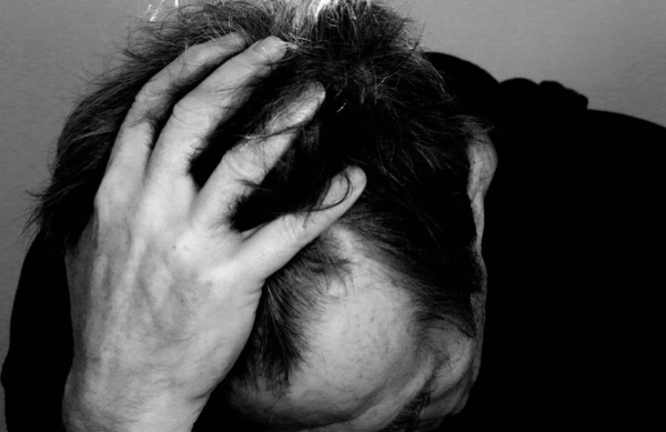 갑자기 심한 두통이 생기는 원인과 주요 증상 및 관리 방법 관련 사진