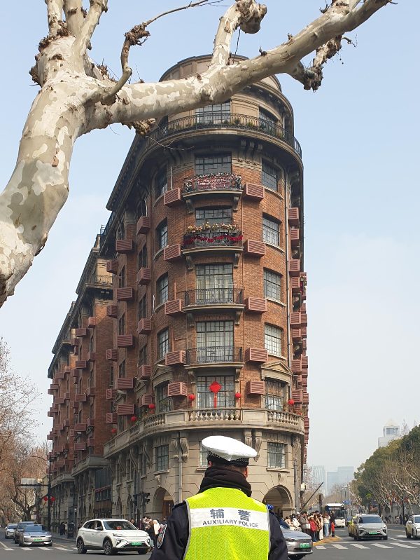 얇은 모서리가 특색있는 우캉맨션. 상하이의 포토스폿이다.