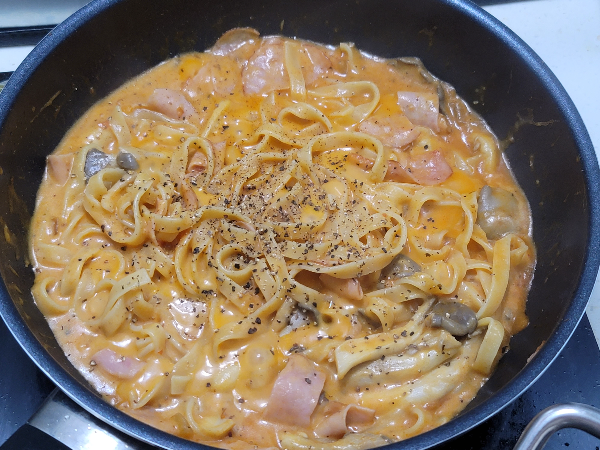 트러플 베이컨 버섯 로제파스타 완성