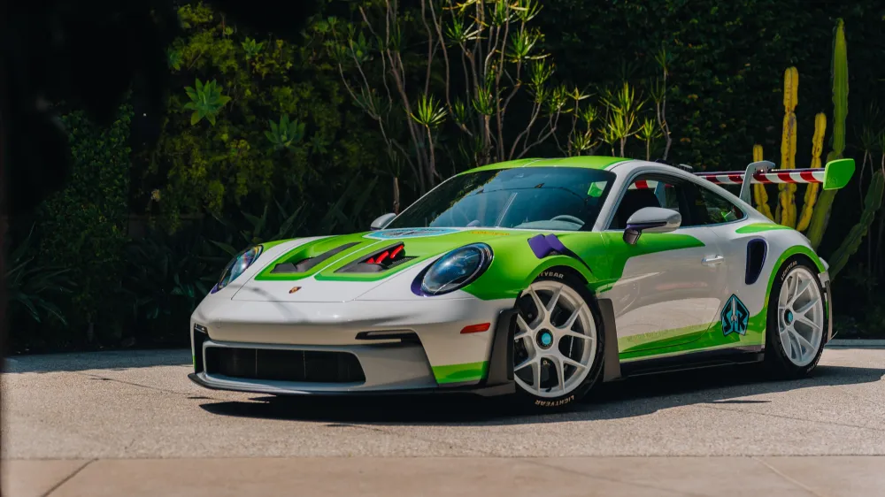 버즈가 되어버린 포르쉐 911 GT3 RS