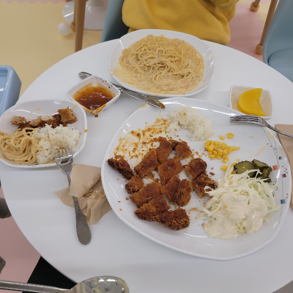 투움바파스타, 돈까스