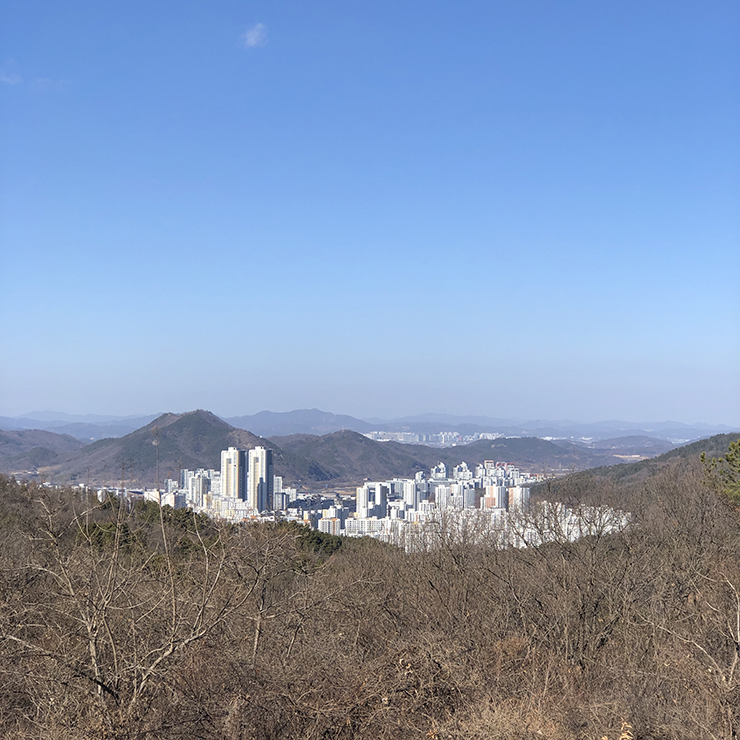 산너머-집