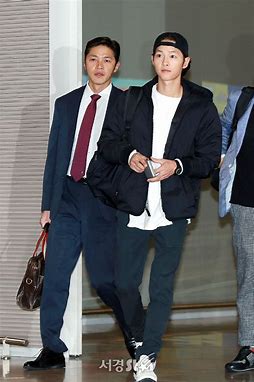 송중기공항패션