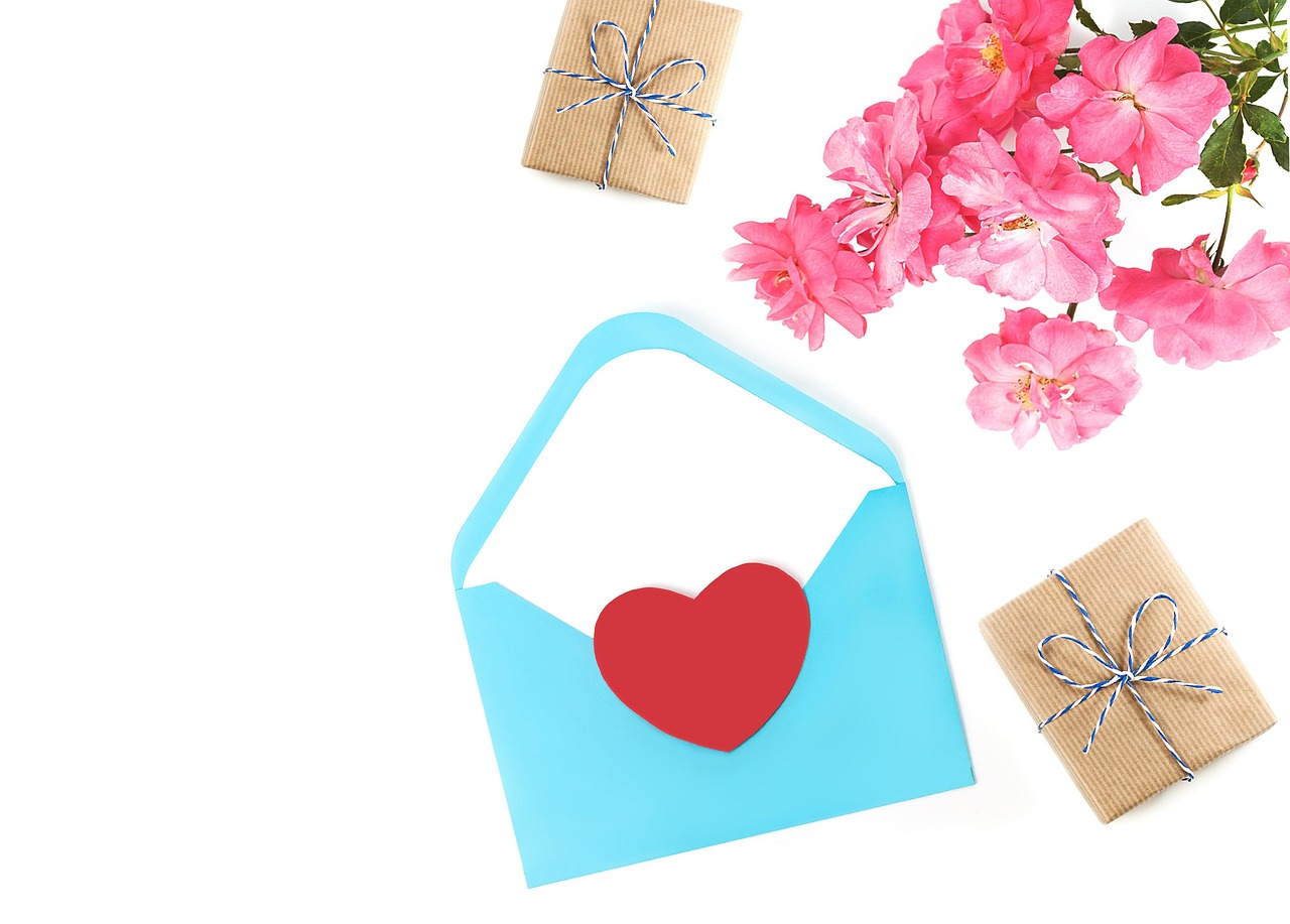 valentine gift flat lay 관련 사진