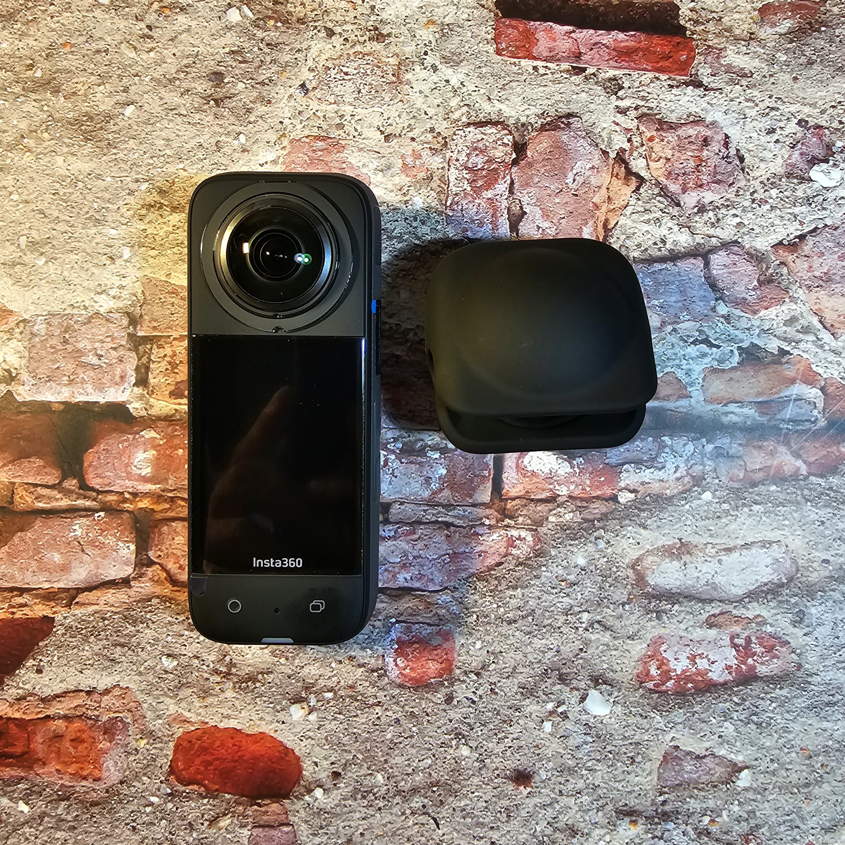 인스타360 X3 렌즈 캡 밑에서 찍은 사진