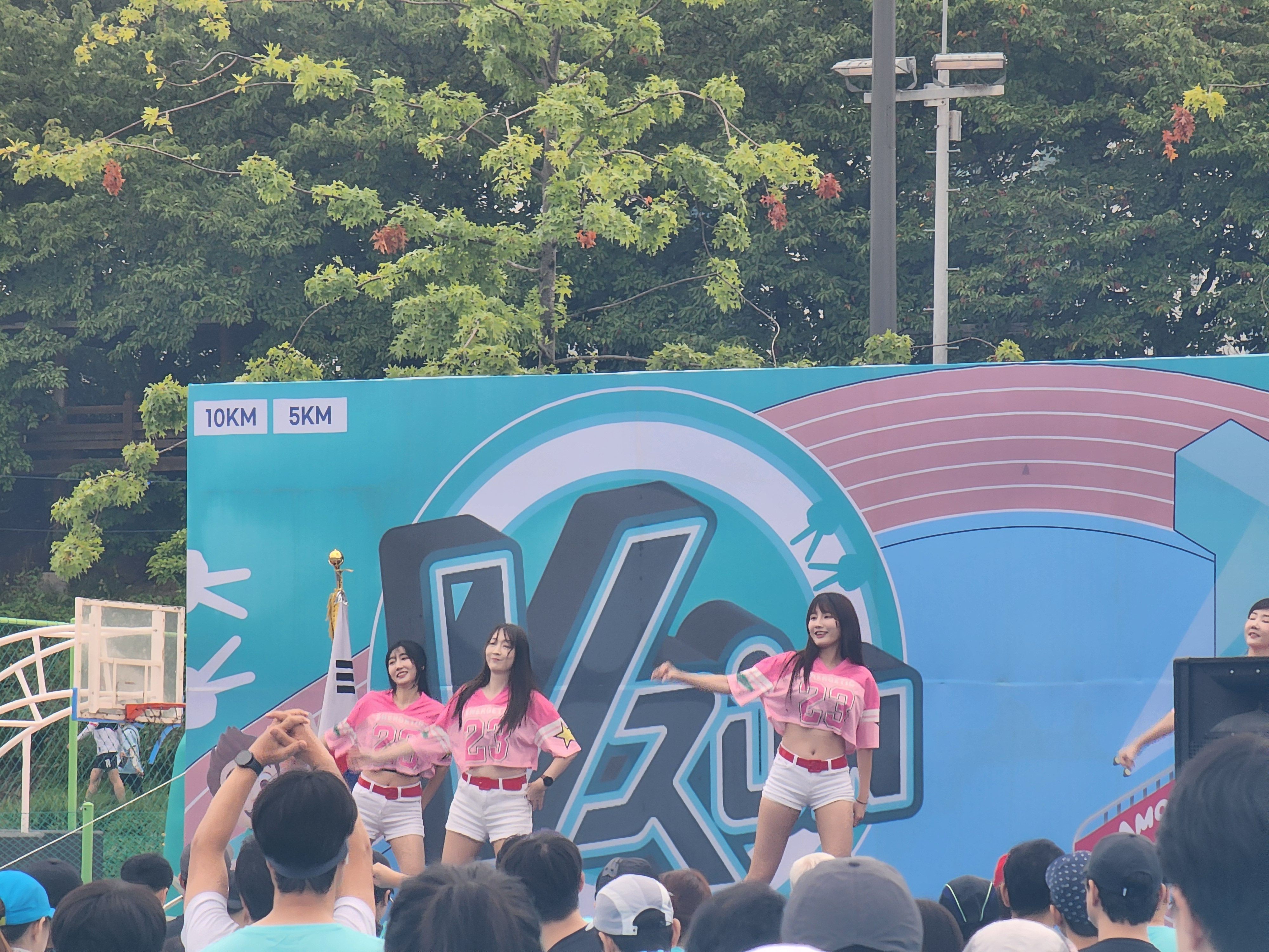 치어리더와 몸풀기 체조