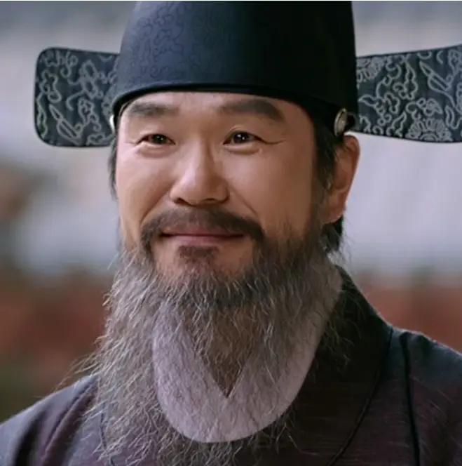세작-
보라색 관료복에 검은색 관료모자를 쓰고 흰 긴수염에 미소짓는 박종환