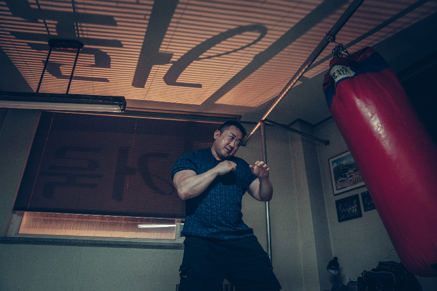 영화 '거룩한 밤: 데몬 헌터스' 리뷰 (2025) ❘ 마동석의 오컬트 액션 도전