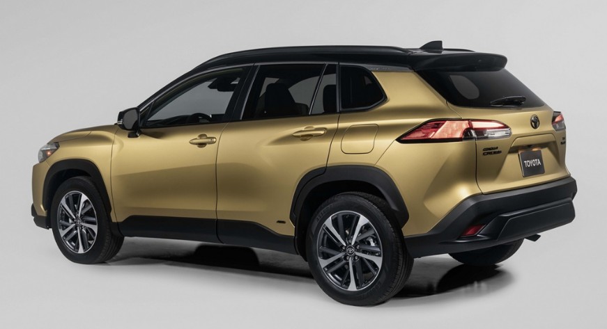 시니어, 장년층을 위한 안정적이고 실용적인 SUV 추천 - 토요타 코롤라 크로스