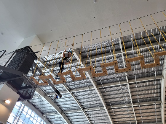 어트렉션 체험 중