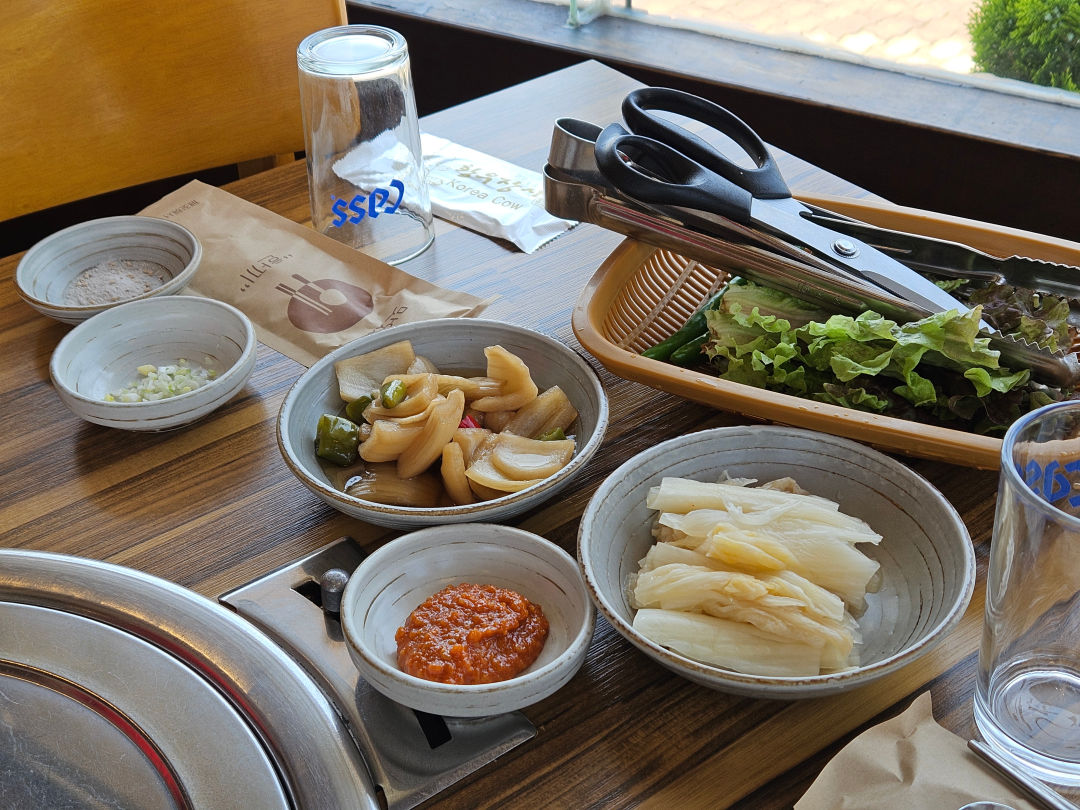 황우장사 밑반찬