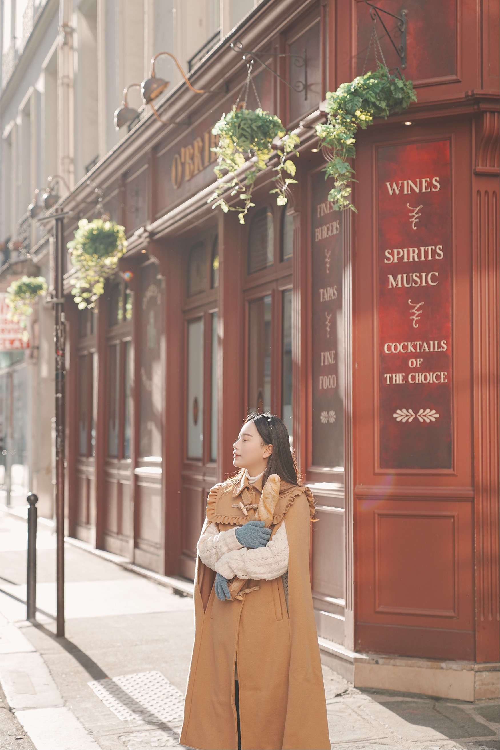 파리 거리 배경 인물 사진