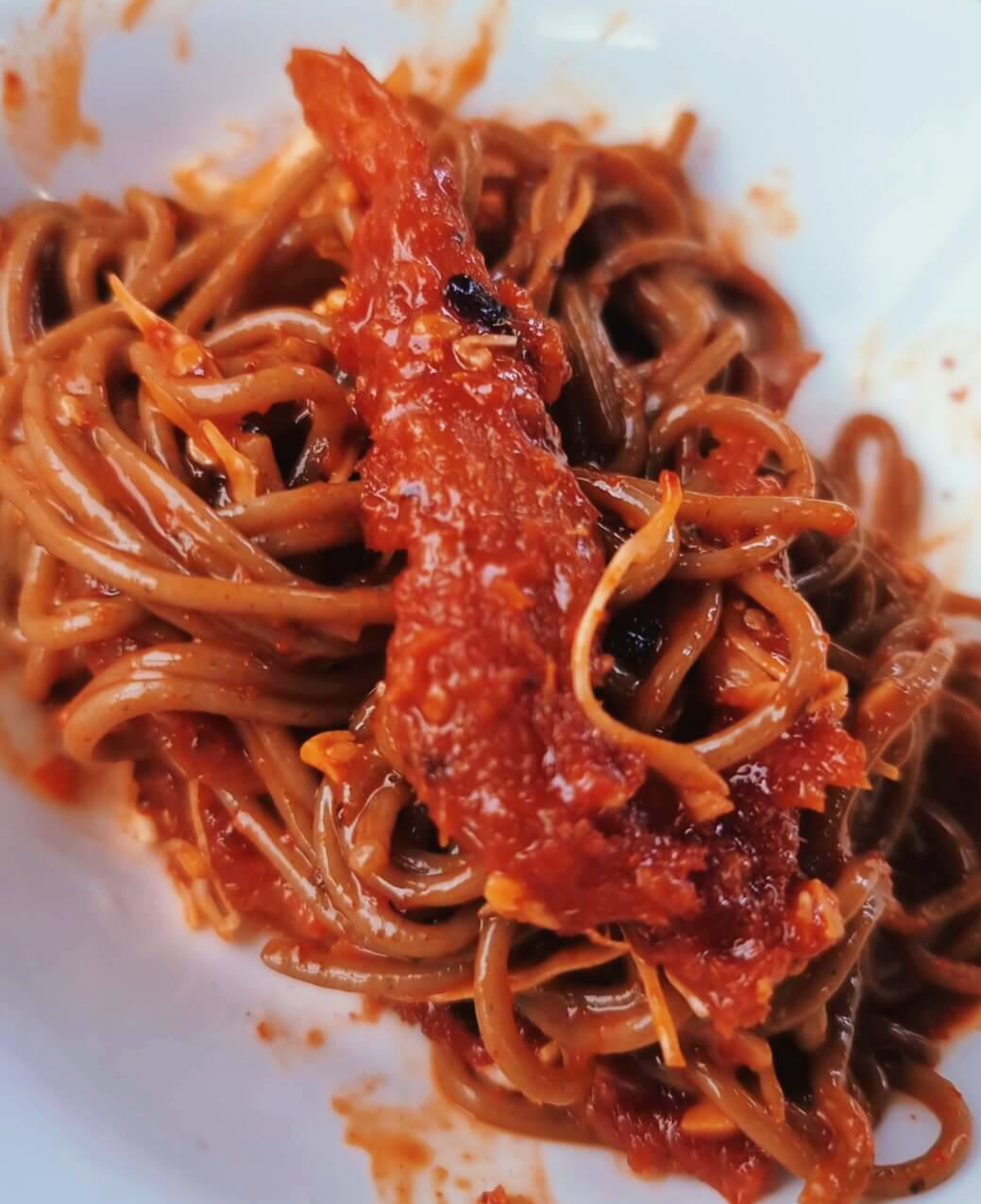 명태회막국수 비벼서 명태 확인