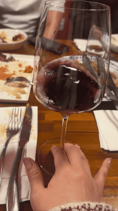 성수 와인바에서 레드와인으로 이어진 생활소믈리에 송년회 분위기