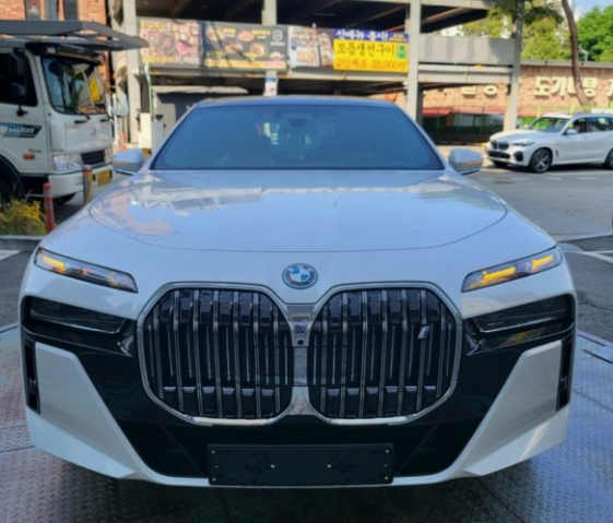 BMW-i7-가격-및-견적