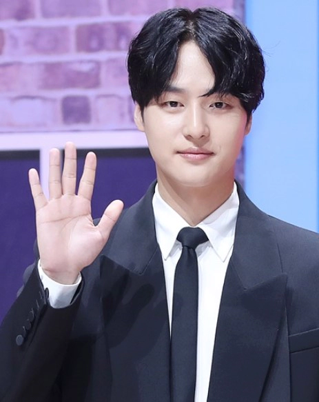 이두나 수지 양세종