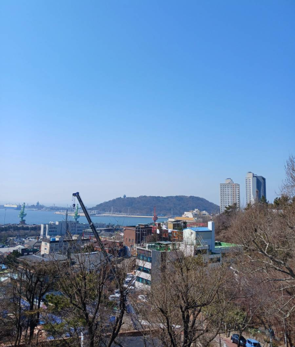 자유공원 광장에서 본 인천바다