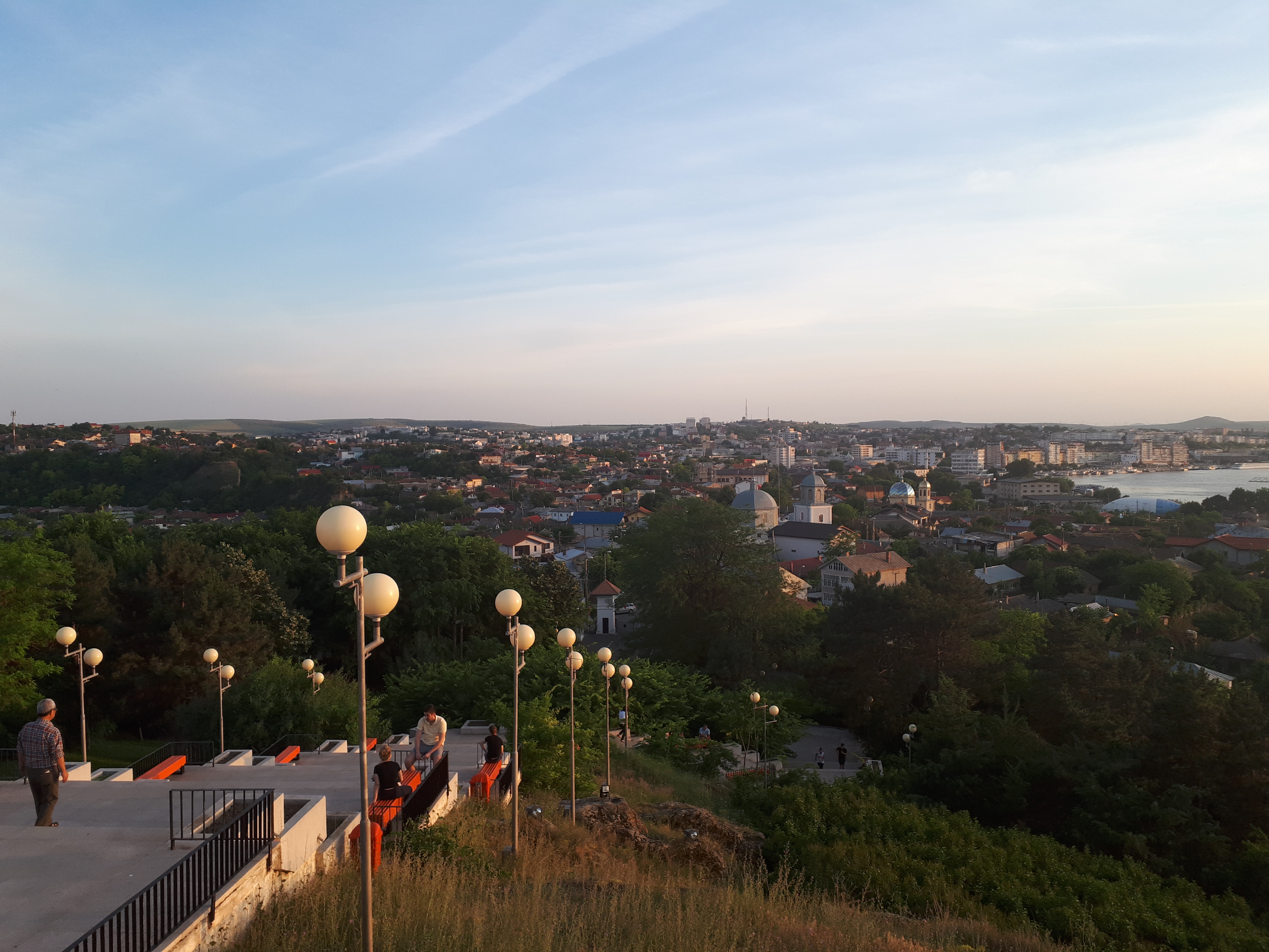 루마니아 툴체아 전몰용사 기념비에서 바라본 툴체아와 다뉴브 델타