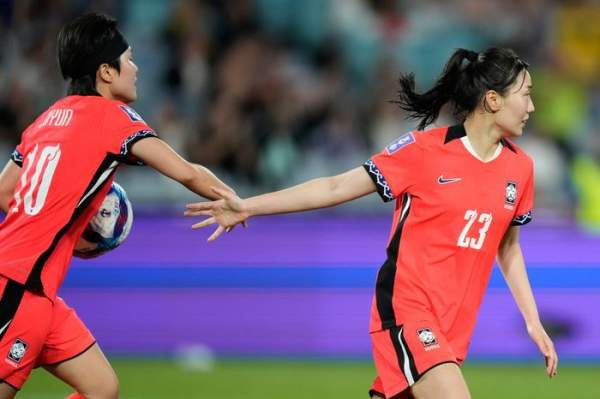 [심층분석] '지소연 벤치'의 비극&hellip; 여자축구 한일전 1-4 완패, 11년 무승 징크스 못 깨나