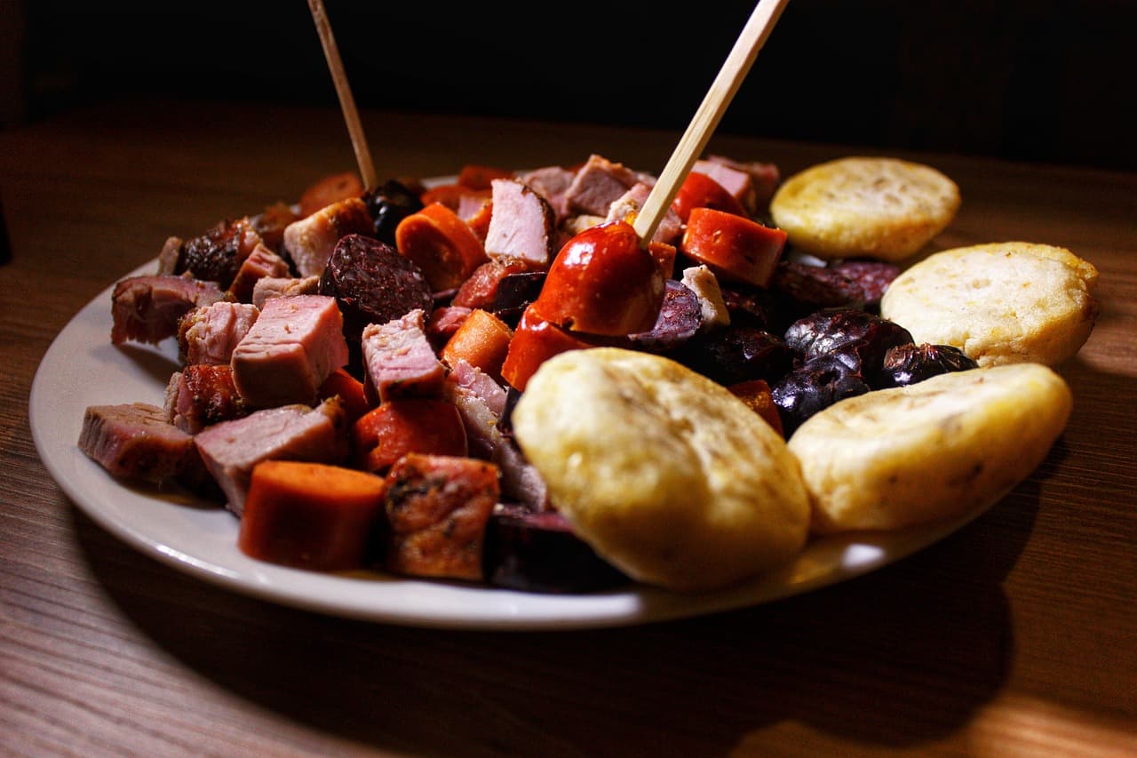 베네수엘라의 아레파: 다양한 토핑으로 즐기는 전통 음식