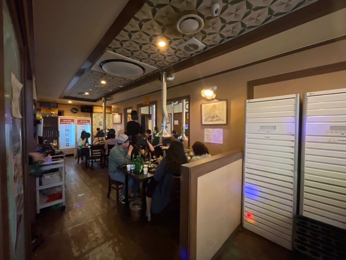 동두천 솥뚜껑 삼겹살 부평점 내부