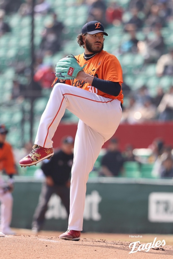 폰세, 일본 무대 활약