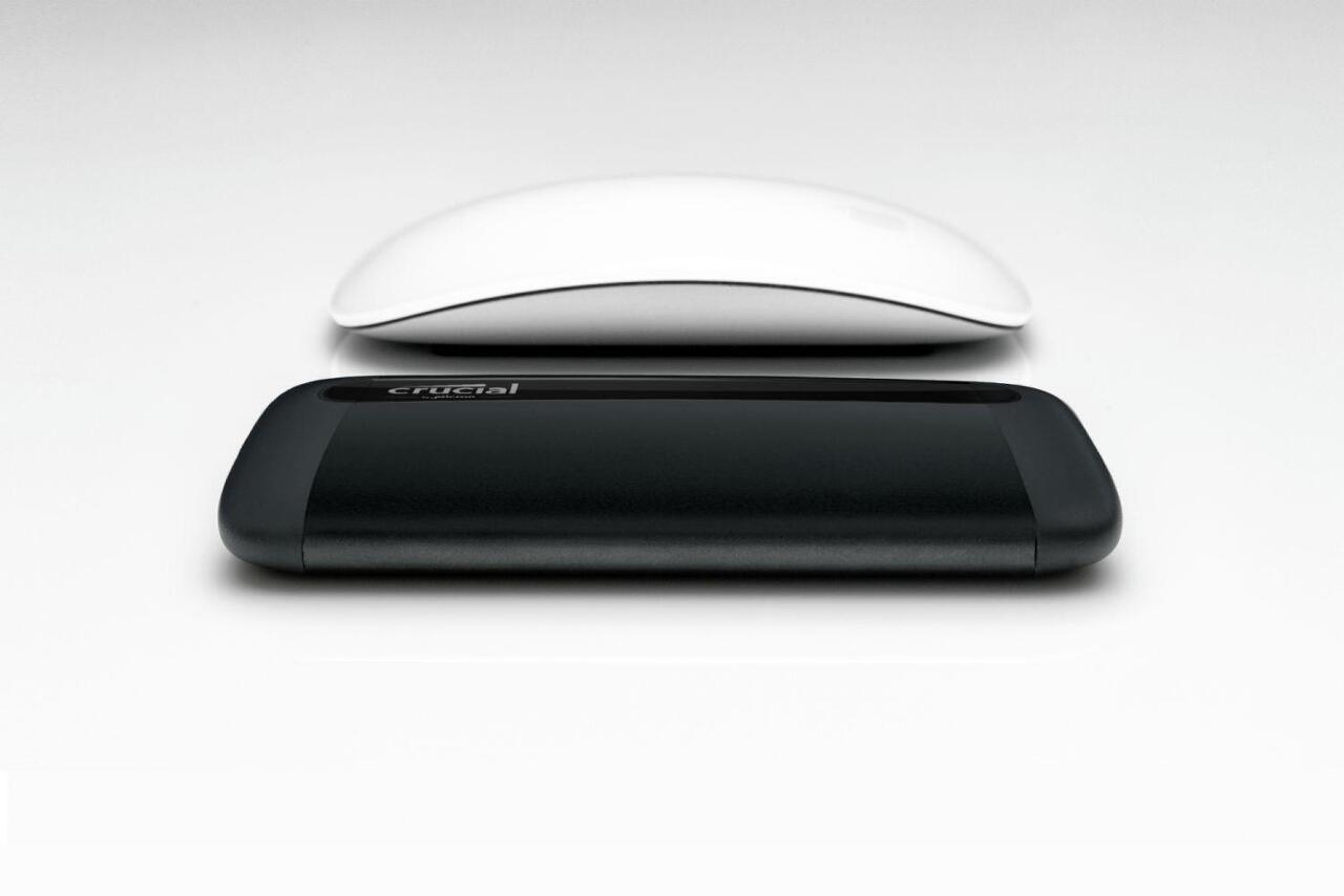 Crucial X8 1TB ポータブル SSD レビュー