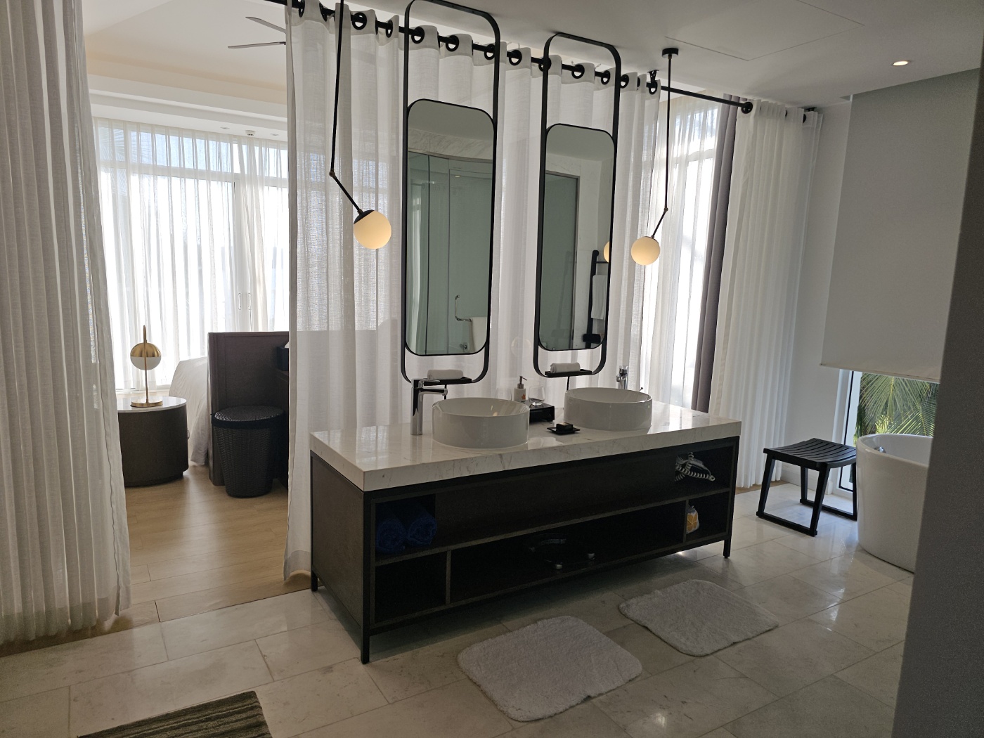 빌라 구성 – 반층 구조와 프라이빗한 공간 분리