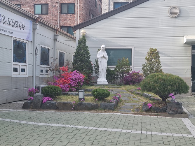 대전 관저1동성당 성모상