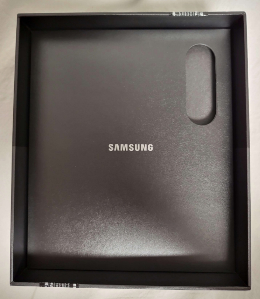 갤럭시폴드4 박스 내부 사진