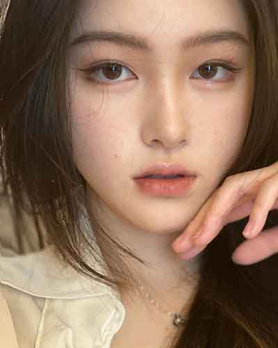 초승달 눈썹 연예인