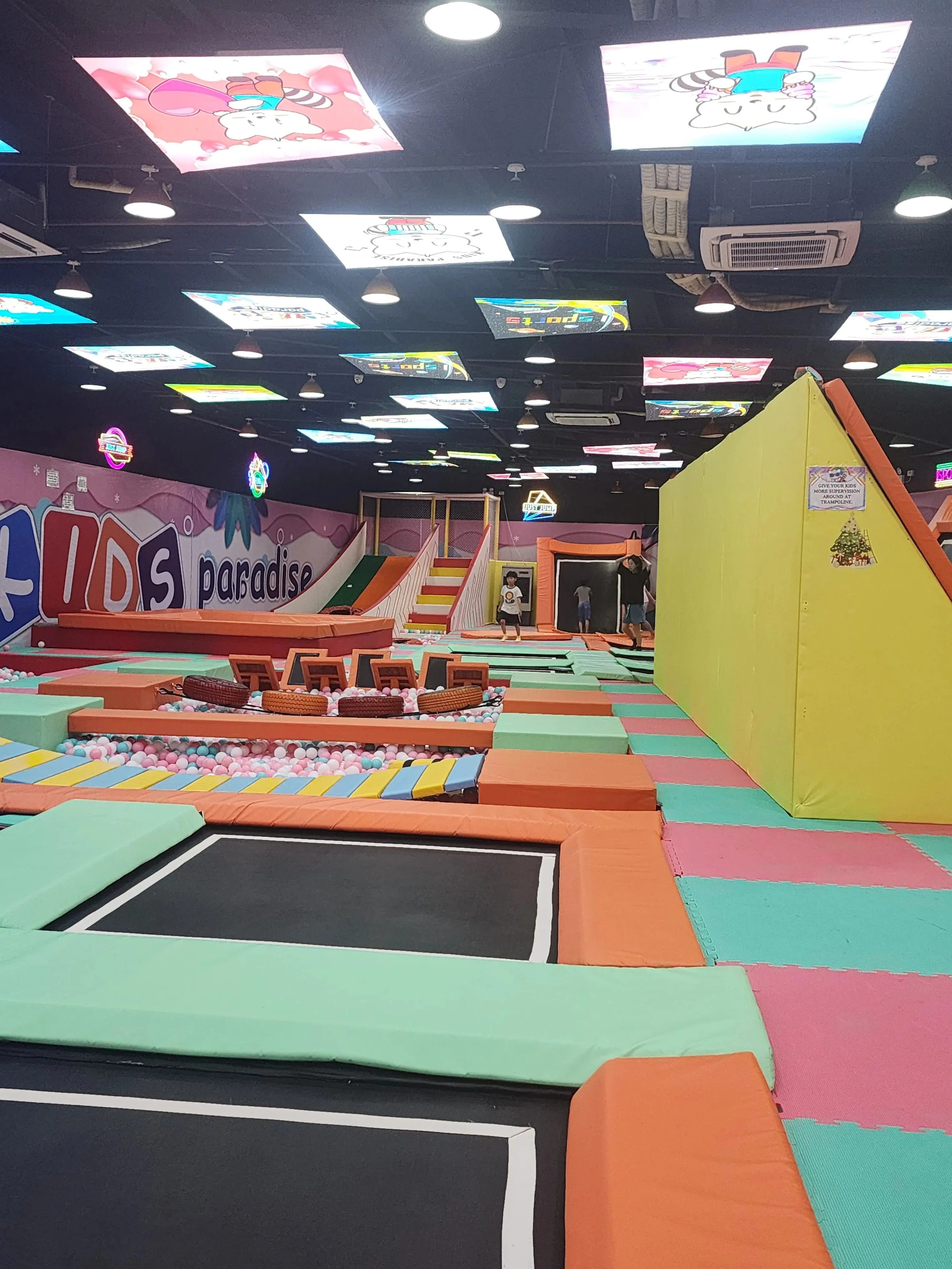 키즈파라다이스 트롬폴린