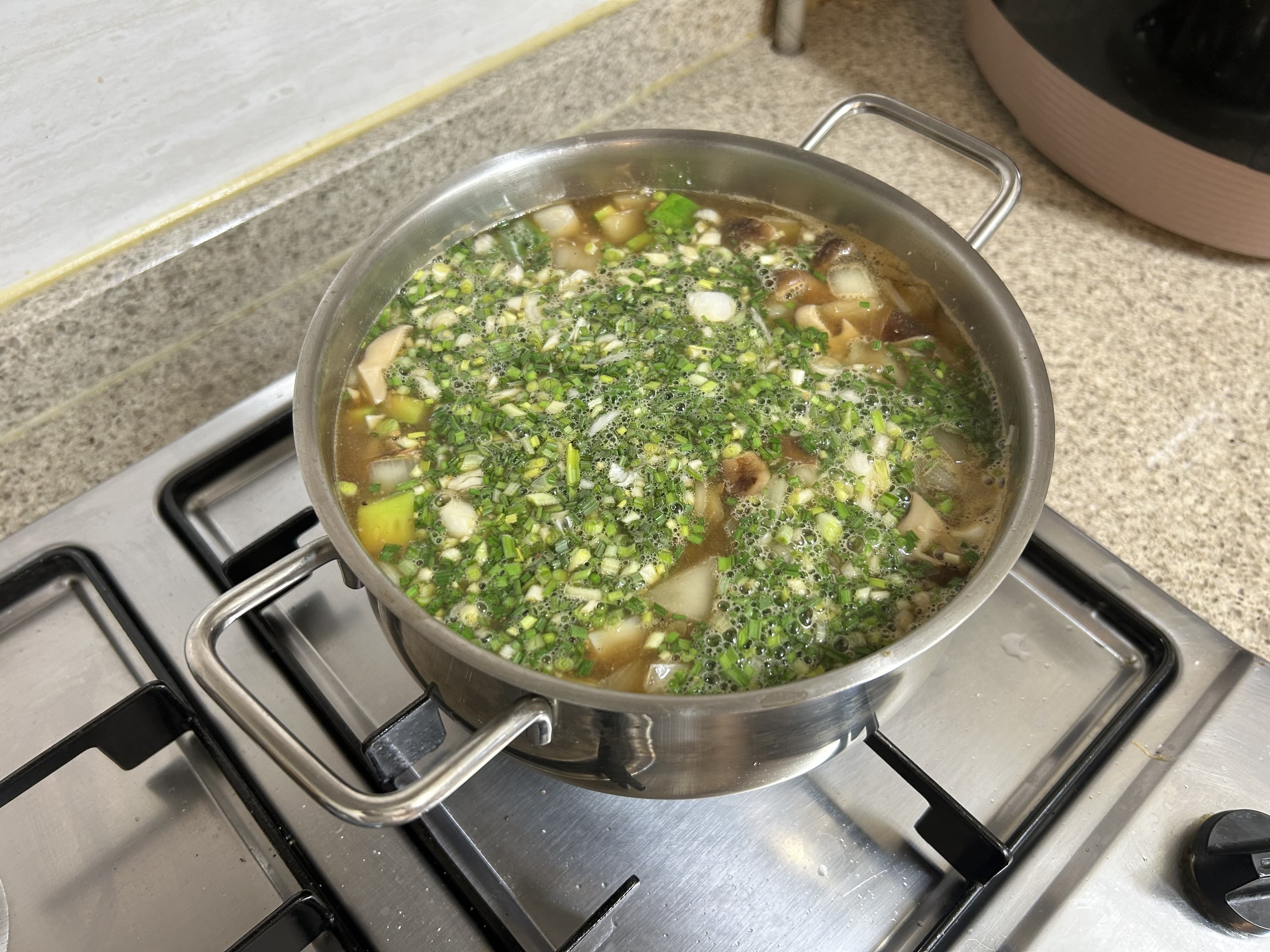 [chef&amp;#44; Daddy] 봄 제철요리! 달래된장찌개 레시피 (표고버섯&middot;애호박 듬뿍)