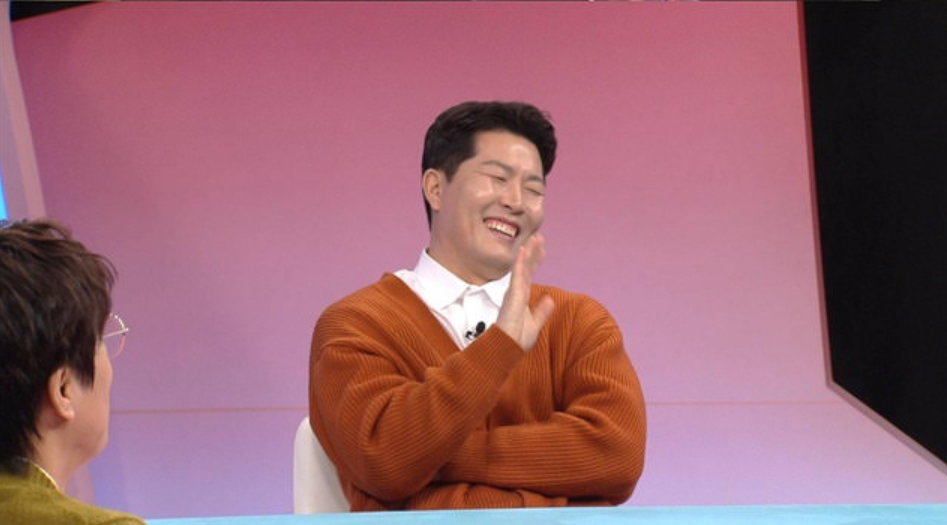 김병현이 동상이몽 스튜디오에 출연해 이야기하는 장면