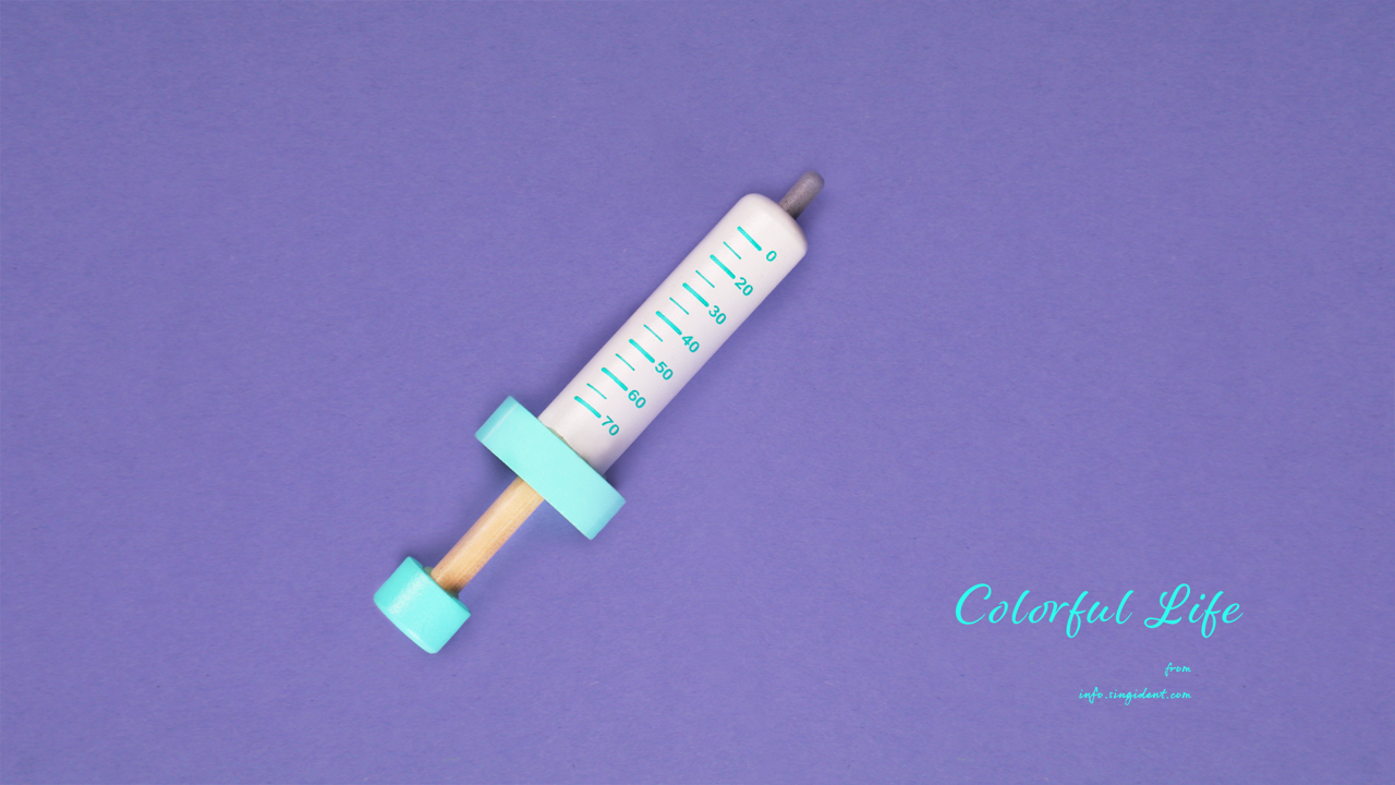 04 장난감 주사기 C - Colorful Life 보라색배경화면