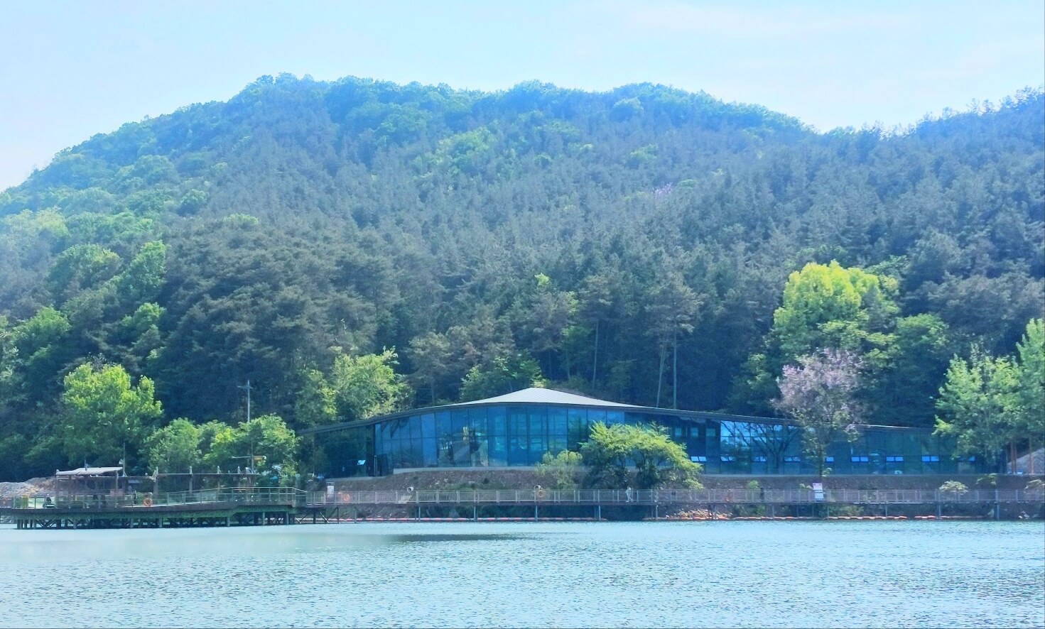 아중호수도서관전경
