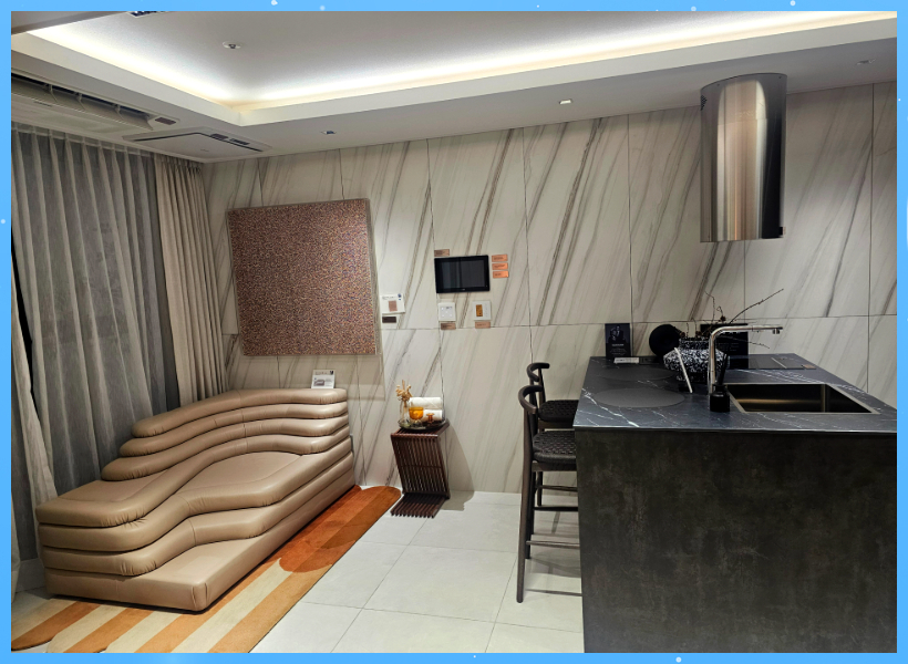 저층부에서는 보행 동선과 접근 구조가 도로와 자연스럽게 이어지는 형태로 계획되어 있어 단지 진&middot;출입 과정이 단순한 편