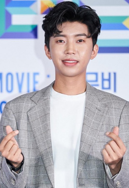 임영웅 노래모음 콘서트 팬카페 유튜브 콘서트 나이 프로필-2