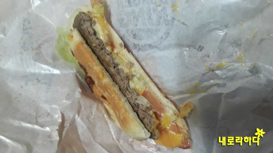 더콰트로치즈 단면