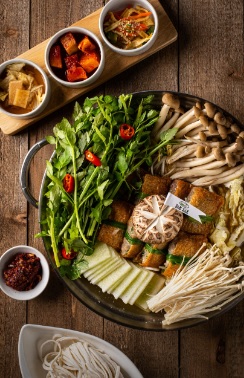 생생정보 믿고 떠나는 스타의 고장 가수 박남정 경남 한안 한식 맛집 탐밀