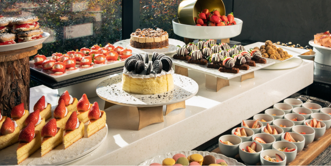 반야트리-호텔-딸기뷔페-딸기-케이크-디저트