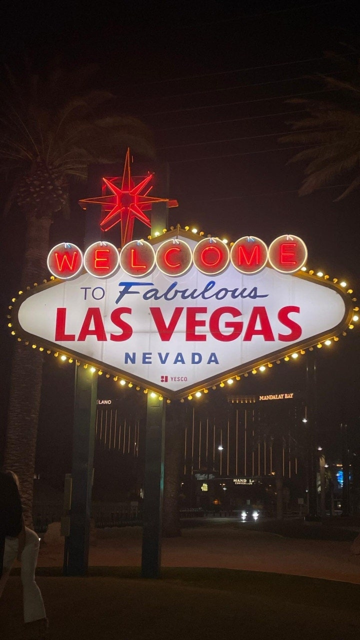 Welcome to Las Vegas 가 보이는 사인이다. 